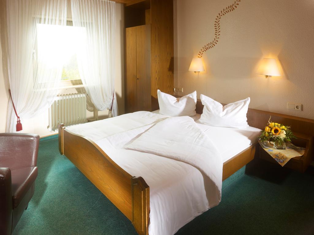 Hotel Loesch Pfaelzer Hof Römerberg Habitación foto